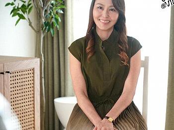 【還暦スケベ奥様】寝取られ中出し連発で大量潮吹き&hellip;憧れAV絶頂連発の覚醒♡