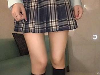 【ギャル×素人】フェラご奉仕プレーやガン突きパンパンセックスしてCカップちっぱいスレンダーJKがシコい展開！
