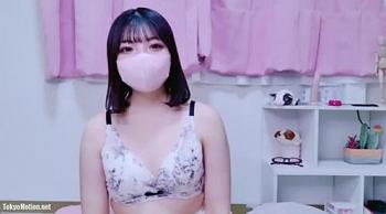 [エロライブチャット]清楚系巨乳美少女がむっちりボディを見せてくれる