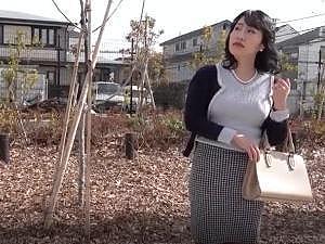 【立ちんぼおばさん】この熟女、色狂いにつき！！路上で声をかけた青年連れ込んで玄関先でさっそくチ●ポ貪る真性痴女ｗ