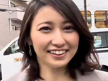 素人企画で中出しな人妻NTR不倫セックスしちゃう脚長・美脚レッグで性処理レイプ願望ありの変態美人奥さま！