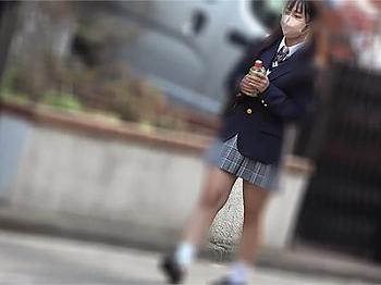〔ミニスカ×巨乳〕声をかけられた豊胸のめっちゃ可愛いミニスカJKがペニスを挿入され精液を注がれる瞬間の快感！ｗｗｗ