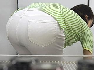 〖五十路熟女〗パートの熟妻のピタパンにフル勃起　仲良くなってパッコパコ