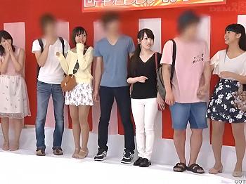 カップル対抗&rdquo;寝取られ&rdquo;NTRゲーム！スワップ企画に挑むエロ素人JDを痙攣させ&hellip;彼氏の目の前で大量中出し＜ローション＞