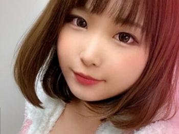 【素人美女】イっちゃってるのに止めないよん！かわいい顔してるからこっちも興奮！ガンガン後ろから突きまくりたいエロい尻！