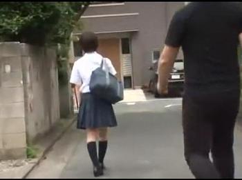 【篠田ゆう】『え、ちょ…やめて誰かァァあぁ！』【優等生JK】拘束されて服を強奪！下半身丸出しで屋外に放置される少女《レイ