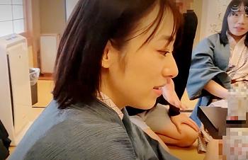 (人妻✕慰安旅行)中…ダメだよ…派遣社員の可愛い熟女をロックオン社員旅行で飲ませて泥酔‥なし崩しのNTR即ハメ社内不倫