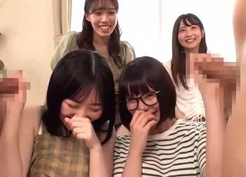 ［乱交×女子大生］ こっそりペニスに触れてると快感が芽生えだしムラムラし感情が爆発する美少女