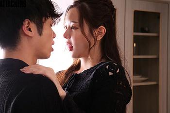 【痴女NTR】「私のこと好きだったんでしょ？もう諦めたの？」僕に彼女が出来たと知って嫉妬したお姉さん！