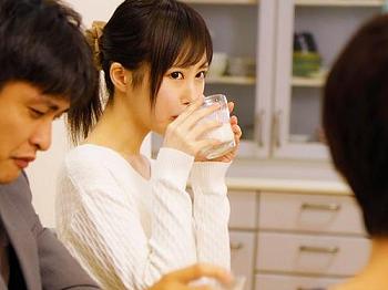 【人妻】結婚するまで生姦の経験がなかった妊活中の兄嫁！「他の人にも抱かれてみたい」フェラ抜きされた僕ｗ【NTRエロ動画】