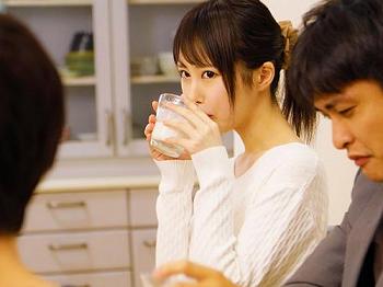 【人妻】結婚まで生セックス未経験だった兄嫁！「違う人ともエッチしてみたいし♡♡」フェラ抜きされるボクｗ【NTRエロ動画】