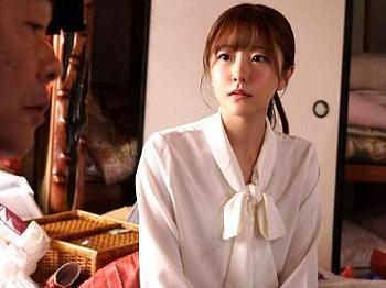 【女教師レイプ】家庭訪問した家はまさかのゴミ屋敷で&hellip;崩壊した父子家庭の家で正義感強い美人先生がクズ親父から中出しレイプ！