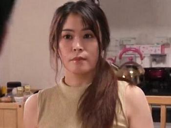 【母子相姦】お母さんが大家さんとセックスしていてショックのエロ息子！自分もヤリたくなり強引にハメまくってしまう近親相姦！