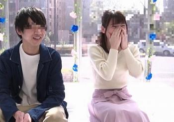 【素人ナンパ】Hしたら10万円、中出しで20万円！友達同士の貧乏大学生男女は究極のエロミッションでどちらを選んでしまうの