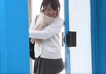 清楚美少女JKが淫靡オイル整体でパンツずらされ敏感ボディを弄ばれまくり