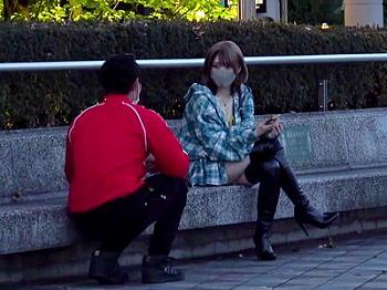 【美脚×素人】企画ナンパされた彼氏ふたりありビッチ鬼シコ白ギャルがエロ交尾！美脚ニーハイブーツ着エロ杭打ちガニ股騎乗位！