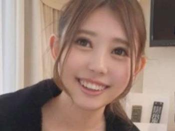 【指フェラ&times;素人】ロリ顔の白ギャルJDがパコハメ！痴女り指フェラ！ナース・コスプレ姿でずらしハメ！