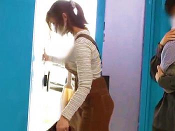 【マジックミラー号】美巨乳で美人なママを人妻ナンパ！寝取られて美パイパンに中出しされるNTRエロ動画ｗ【素人ナンパ企画】