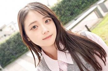 天真爛漫な巨乳美女！留学帰りの欲求不満なエマちゃん！恥ずかしそうな顔しながらもジュポジュポ奥まで咥えてくれる！