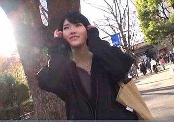 ショートヘアが似合う笑顔眩しいこの娘が&hellip;脱ぐと凄い！すぐにピクピクしてグチョグチョになる感度の良さ！