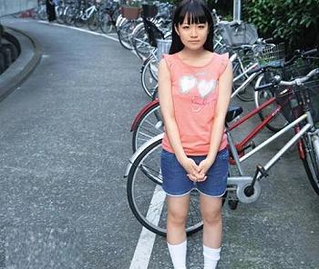 【閲覧注意】一人で寂しそうにしてる小さな子(145cm)がいました。僕は声をかけ、彼女に気持ちいい事を教えてあげました