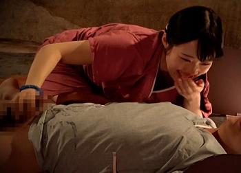 【素人】フェラ5万円、中出し20万円！一般女子大生が岩盤浴でカップルの彼氏を彼女にバレないように「逆NTRチャレンジ」