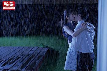 【星宮一花】突然の豪雨で帰宅困難になった女教師の濡れた黒パンスト美脚に興奮を抑えられず襲い掛かる