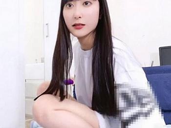 ライブチャット「音聞こえるかな？クチュクチュ&hellip;すぐ濡れちゃうwパンツ履いてないw興奮してくれる？」セクシー美女！