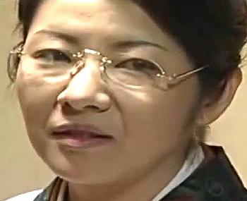 【ヘンリー塚本作品】「嫁が亡くなり1年&hellip;義母が俺のマラを求めてきた&hellip;」婿養子と肉体関係を持った高齢の義母。