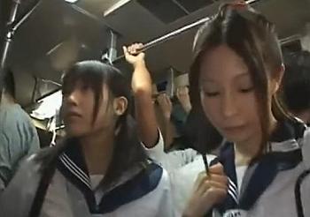 バスの車内で痴漢された制服美少女2人組が付けられエレベーター内でレイプ！