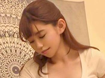 【美人】お客とNG本番してパンチラかわいい美人お姉さんメンエス嬢がエチエチ！その痴態をバッチリと隠し撮り！