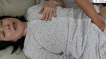 【富士川あやめ】息子欲情に母官能の禁断近親相姦&hellip;熟れたカラダで疼き抑えきれず絶頂連発の背徳快楽ラッシュ！