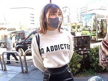 【素人ナンパ】ハーフ顔の20歳専門学生の素人娘のパイパンマンコ弄って舐めて、フェラ、手コキ、勃起男根挿入ハメ初撮り。