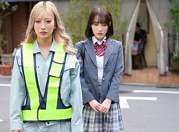エロ華奢な激カワ美少女女子校生のギャルが母と親子丼レイプされる…地獄の生ハメセックスで母の前でウブなカラダを汚される！