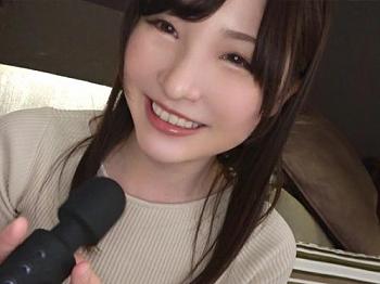 自らの痴態でお小遣い稼ぎ、スケベな姿を見て欲しいド変態女の「ユイ ＯＬ」とハメ撮り！