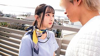 【素人ナンパ】エロい腰つきの女性上位にたまらず中出しセックス！美容部員のロリ童顔なお姉さん！