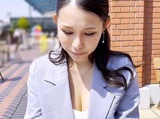 〔シロウト〕脱いだらガチで凄かったぁ　形の良い極上バストは必見です