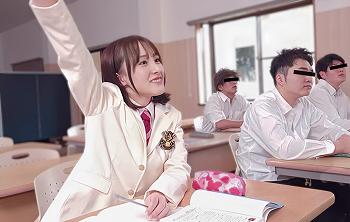 【JK】「校内だけでは我慢できなくなり&hellip;」野外露出にハマってしまっているドMな制服ロリ生徒会長！