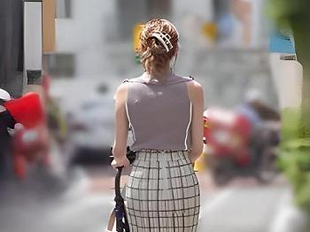 【人妻レイプ】公園で談笑する赤ちゃん連れな若ママをターゲットにして&hellip;近所に引っ越したと嘘をついて押し上がり無理やりレイプ