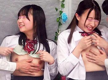 【素人ナンパ】修学旅行を楽しむ仲良し高校生が脱出ゲームと称した童貞筆おろしに挑戦！男友達チンポに恥ずかしがりながら乱交H