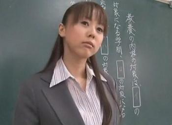 ［バック×葉山潤子］脱力してしまいアソコは濡れ激しくかき回される快感に翻弄されてしまう女教職員