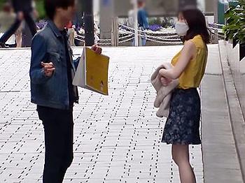 【素人ナンパ】新宿で見つけたドラッグストア店員のお姉さん！ケモ耳をつけられコスプレセックス