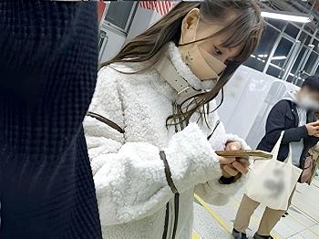 ＜電車痴漢＞ロリ巨乳なエロ美少女を盗撮するストーカー！車内の中出しレイプで肉便器に調教し昏睡状態をセクハラ夜這いでNTR