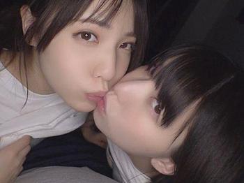 【白桃はな 花狩まい】人気AV女優お二人にM男くんを献上したら神がかり御褒美セックス！