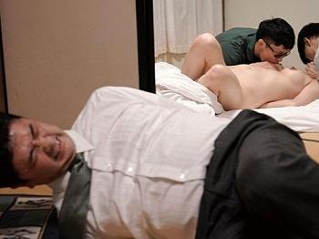 【人妻レイプ】夫婦で暮らす過疎地の田舎に凶悪犯が逃げ込み…脅迫された奥さんが鬼畜な凌辱強姦で中出しレイプ【エロドラマ