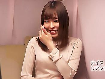 （素人×人妻ナンパ）ナンパで知り合った美しい妻との情熱的な夜！彼女の完璧なプロポーションと生ハメでの刺激的な行為に夢中に
