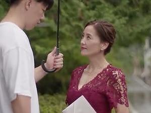 「濡れてきちゃった&hellip;」義理の親子で始まってしまう不道徳セックス！！母子とはいえ血の繋がりがない２人は思う存分&hellip;