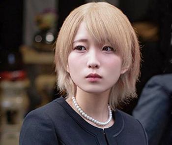 （輪姦）法事で泥酔‥人妻になった金髪スレンダーで喪服の同級生を昏睡ギリまで酔わせて鬼畜なレイプｗｗ乱交ハメ撮りの投稿映像