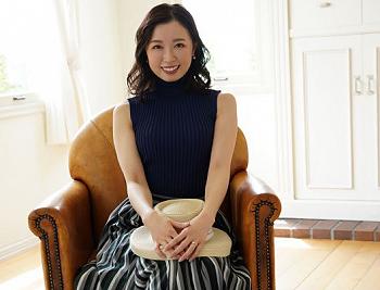 《フェラ巨尻》美婦人が持ち前の淫乱さぶりを曝け出して気持ちよくさせる為に奮闘する