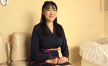 ＜熟女×中出し＞※爆乳ボディの五十路妻(53)をハメ撮り開始！元レースクイーンの美熟女に他人チンポで中だし完了ｗｗｗ